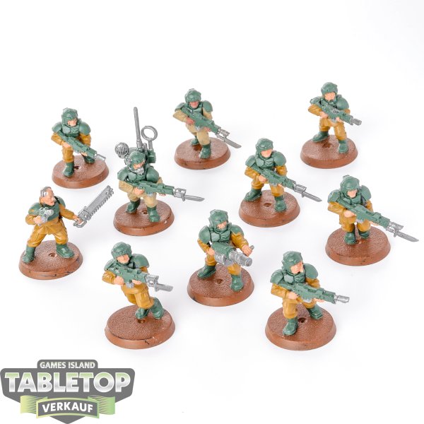 Astra Militarum - 10 x Cadian Shock Troops klassisch - teilweise bemalt