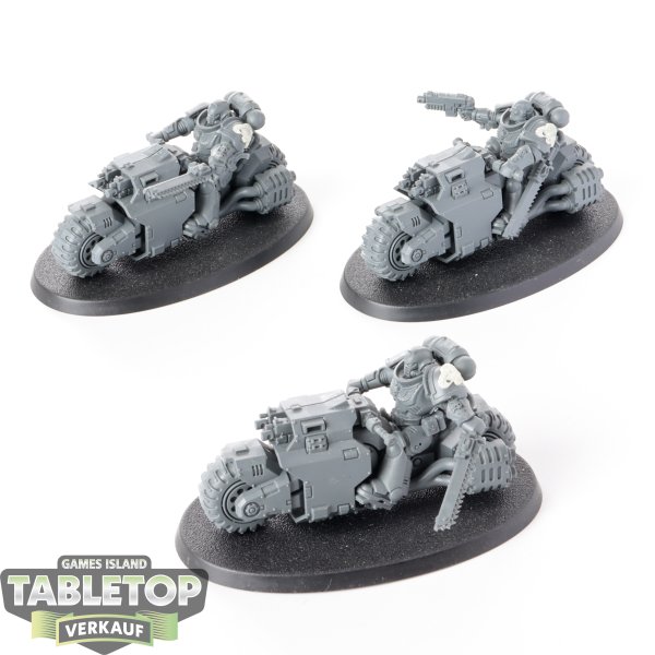 Space Marines - 3 x Outriders - unbemalt