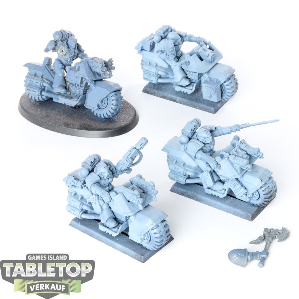 Space Marines - 4 - Space Marine Bikes - grundiert