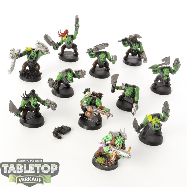 Orks - 11 x Ork Boyz klassisch - teilweise bemalt