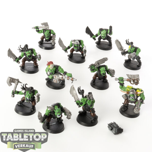 Orks - 11 x Ork Boyz klassisch - teilweise bemalt