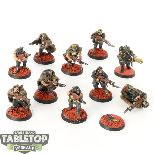 Astra Militarum - 10 x Cadian Shock Troops klassisch - bemalt