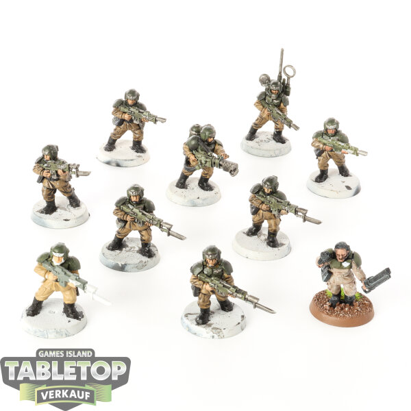 Astra Militarum - 10 x Cadian Shock Troops klassisch - teilweise bemalt