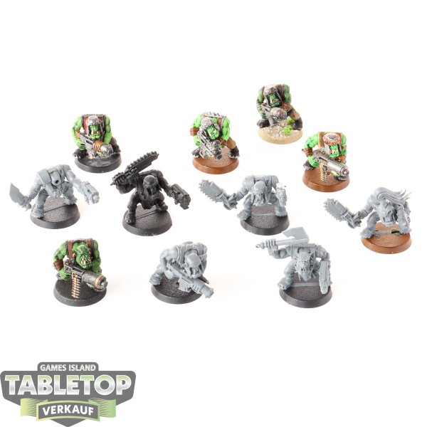 Orks - 11 - Ork Boyz - teilweise bemalt