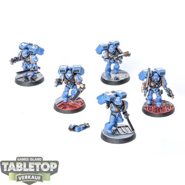 Ultramarines - 5 Assault Squad - gut bemalt