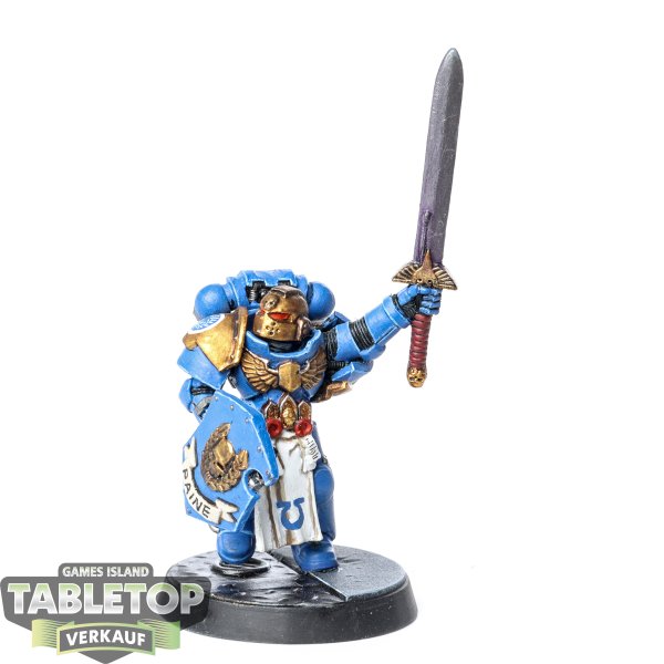 Ultramarines - Lieutenant with Power Sword - gut bemalt