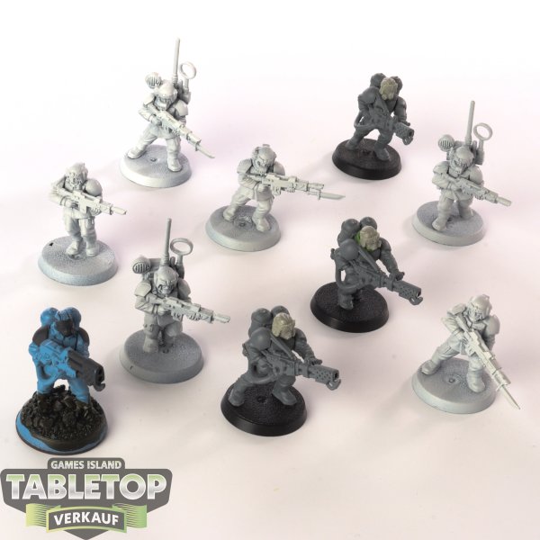 Astra Militarum - 10x Cadian Shock Troops - klassisch - teilweise bemalt