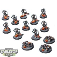 Necrons - 10 Necron Warriors & 3 Scarabs - bemalt