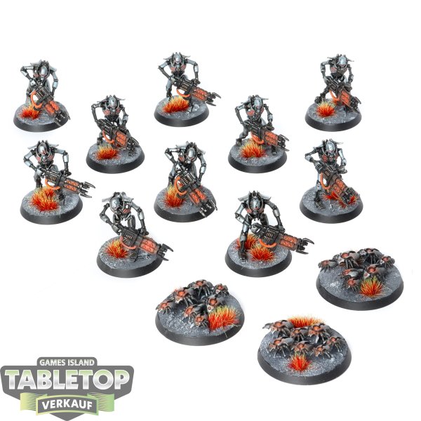 Necrons - 10 Necron Warriors & 3 Scarabs - bemalt