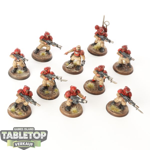 Astra Militarum - 10 x Cadian Shock Troops klassisch - bemalt