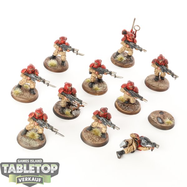 Astra Militarum - 10 x Cadian Shock Troops klassisch - bemalt