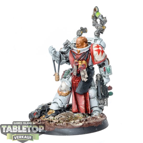 Space Marines - Primaris Apothecary - bemalt