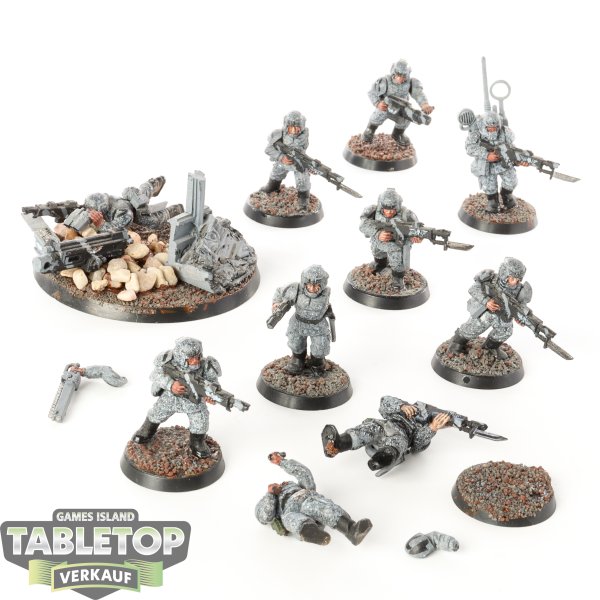 Astra Militarum - 10 x Cadian Shock Troops klassisch - bemalt