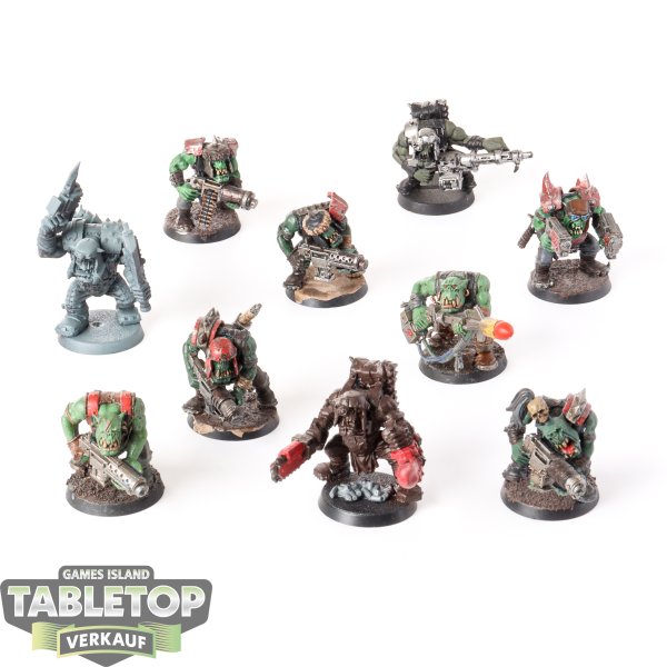 Orks - 11 x Ork Boyz - teilweise bemalt