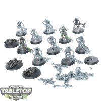 Necrons - 10 Necron Warriors & 3 Scarabs - teilweise...