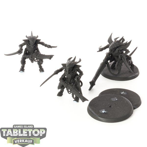 Tyraniden - 3 x Tyranid Warriors - grundiert