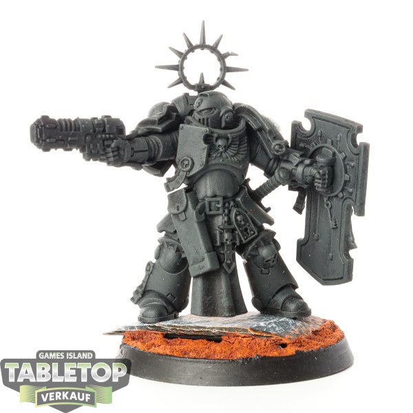 Raven Guard - Lieutenant with Storm Shield - teilweise bemalt