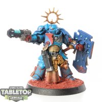 Space Marines - Lieutenant with Storm Shield - bemalt