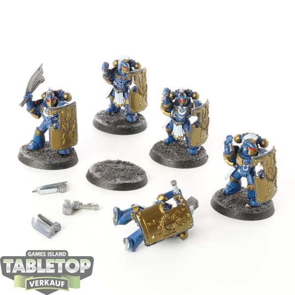 Horus Heresy - 5 x Ultramarines Legion Praetorian Breacher - bemalt