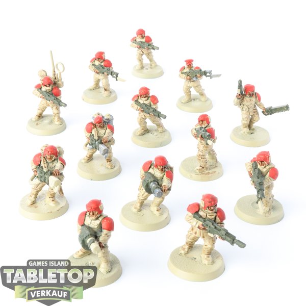 Astra Militarum - 13x Cadian Shock Troops - klassisch - teilweise bemalt