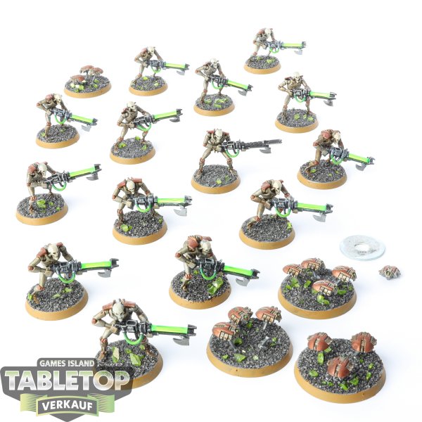 Necrons - 14x Necron Warriors & 4x Scarab - klassisch - bemalt