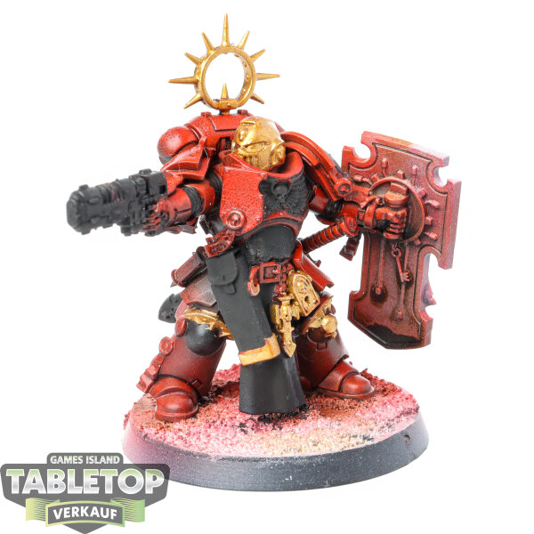 Space Marines - Lieutenant with Storm Shield - teilweise bemalt