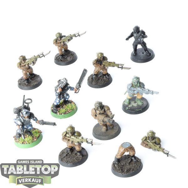 Astra Militarum - 10 Cadian Shock Troops - teilweise bemalt