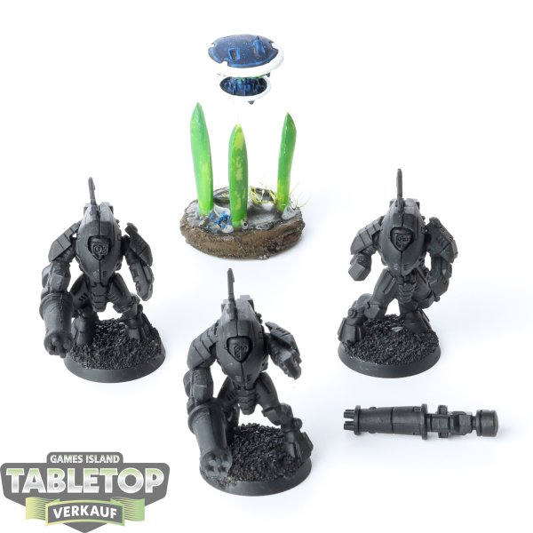 Tau Empire - 3 x XV25 Stealth Battlesuits - teilweise bemalt