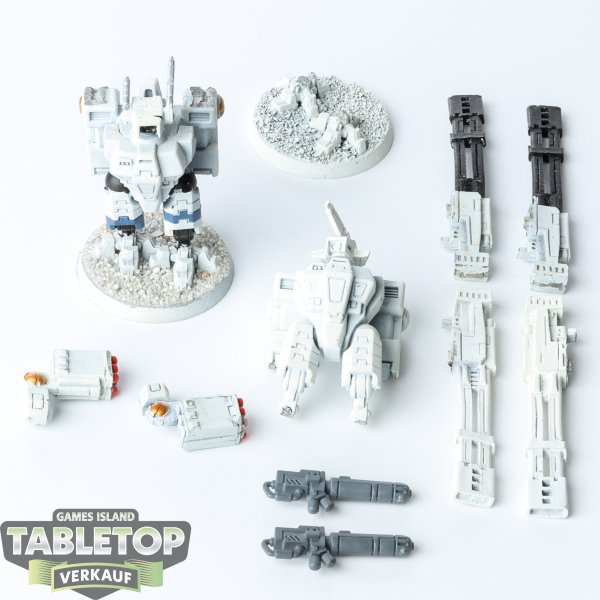 Tau Empire - 2 x XV88 Broadside Battlesuit klassisch - teilweise bemalt