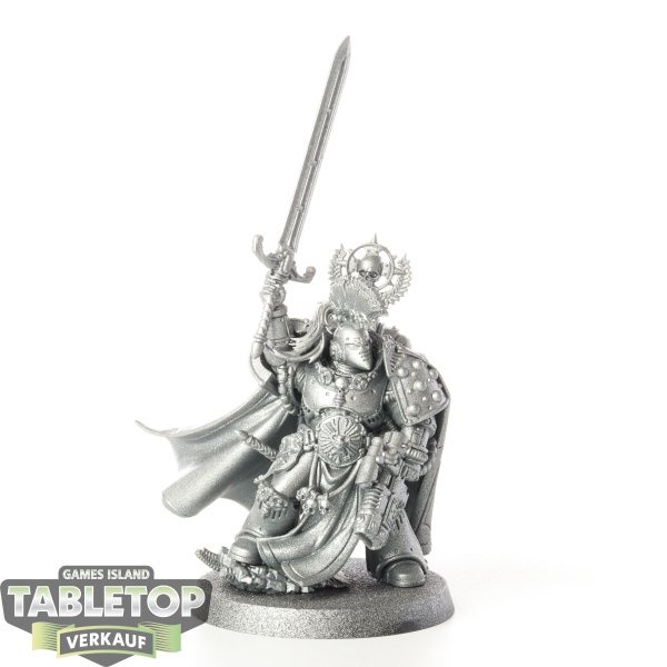 Horus Heresy - Legion Praetor with Power Sword - grundiert