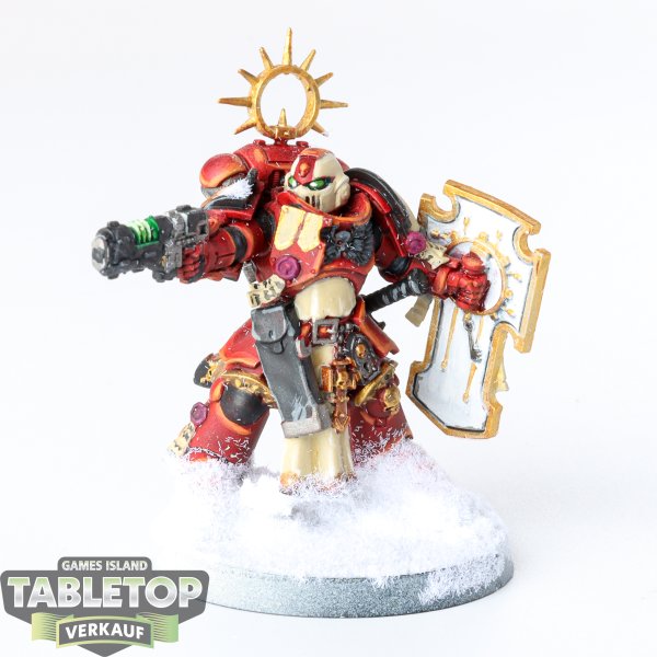 Space Marines - Lieutenant with Storm Shield - bemalt