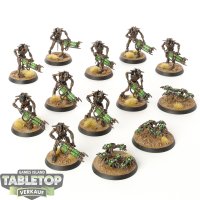 Necrons - 10 x Necron Warriors & 3 x Scarab - bemalt