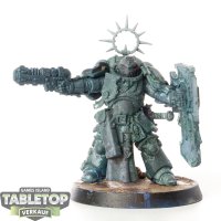 Space Marines - Lieutenant with Storm Shield - unbemalt