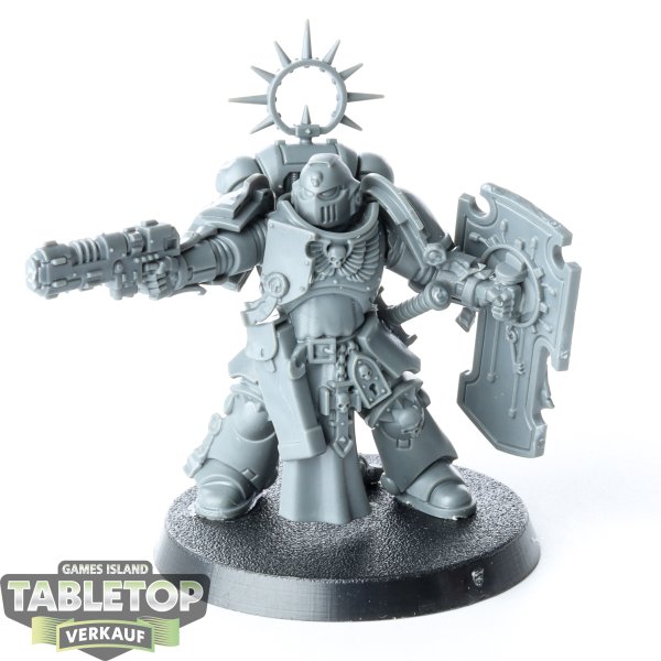 Space Marines - Lieutenant with Storm Shield - unbemalt