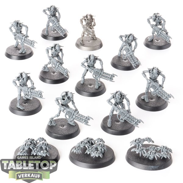 Necrons - 11x Necron Warriors & 3x Scarabs - teilweise bemalt