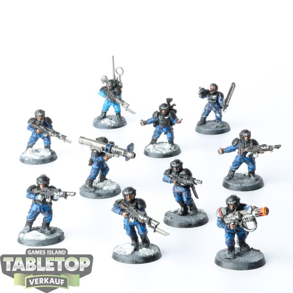 Astra Militarum - 10 Cadian Shock Troops klassisch - bemalt