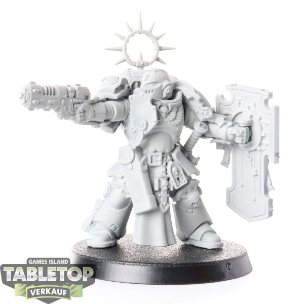 Space Marines - Primars Lieutenant - grundiert