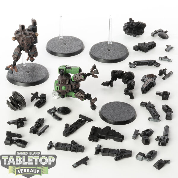 Tau Empire - 3x XV8 Crisis Battlesuit - teilweise gebaut