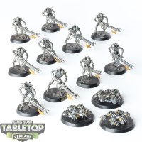 Necrons - 10 Necron Warriors & 3 Scarabs - teilweise...