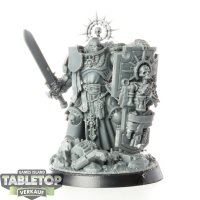 Space Marines - Captain with Relic Shield - unbemalt