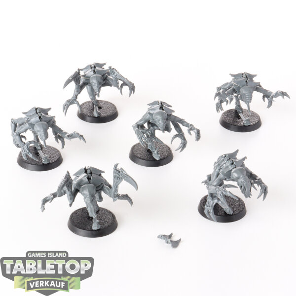Tyraniden - 8x Genestealers - klassisch - unbemalt