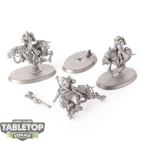 Adeptus Mechanicus - 3x Serberys Sulphurhounds - grundiert