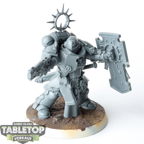 Space Marines - Lieutenant with Storm Shield - unbemalt