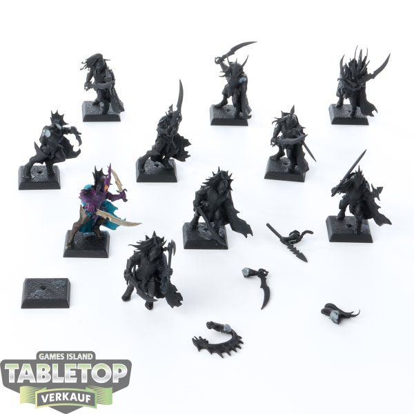 Dark Elves - 10 Black Ark Corsairs - grundiert