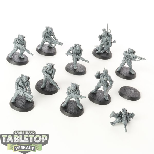 Astra Militarum - 10 x Cadian Shock Troops - unbemalt