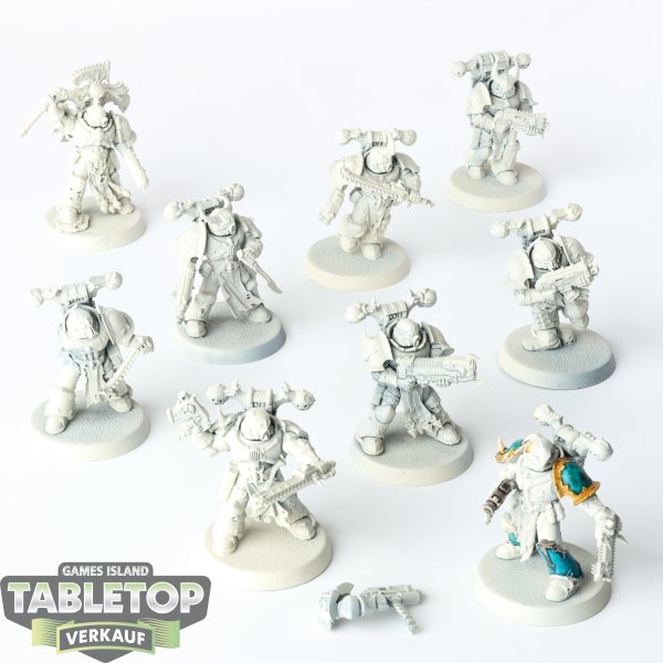 Chaos Space Marines - 10 x Chaos Space Marines - teilweise bemalt