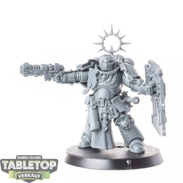 Space Marines - Lieutenant with Storm Shield - unbemalt