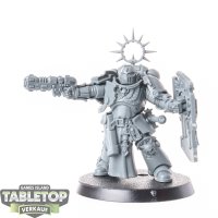 Space Marines - Lieutenant with Storm Shield - unbemalt