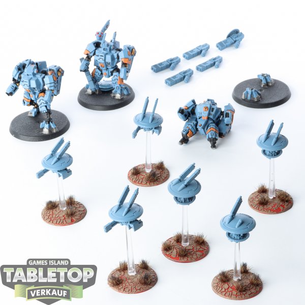 Tau Empire - 3 x XV8 Crisis Battlesuit Team - teilweise bemalt