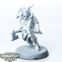 Beasts of Chaos - Beastlord with paired Man-ripper axes -...